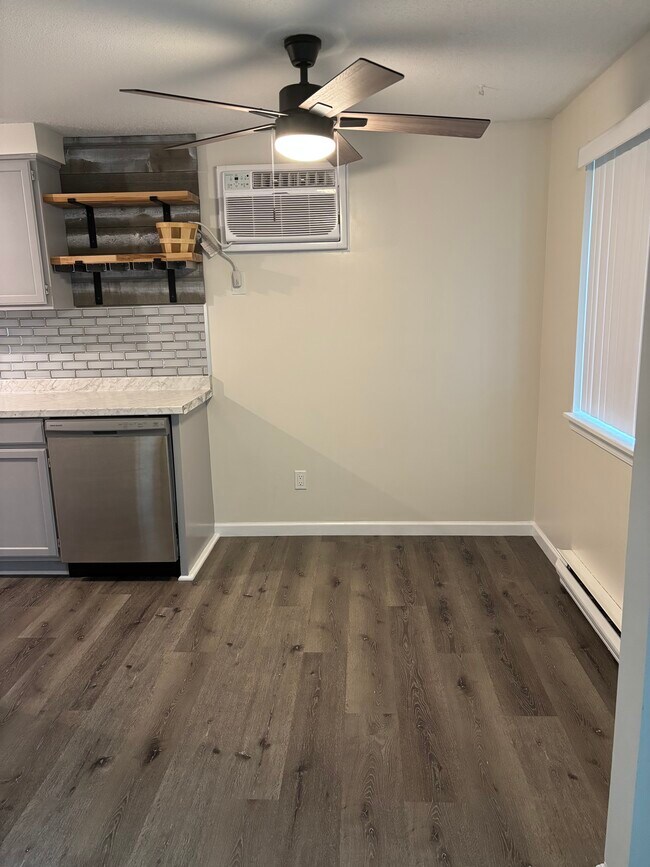 Foto del edificio - 2708 Alder Creek Dr S