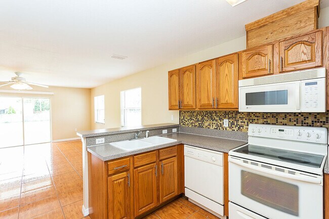 Building Photo - 724 Leopard Ct