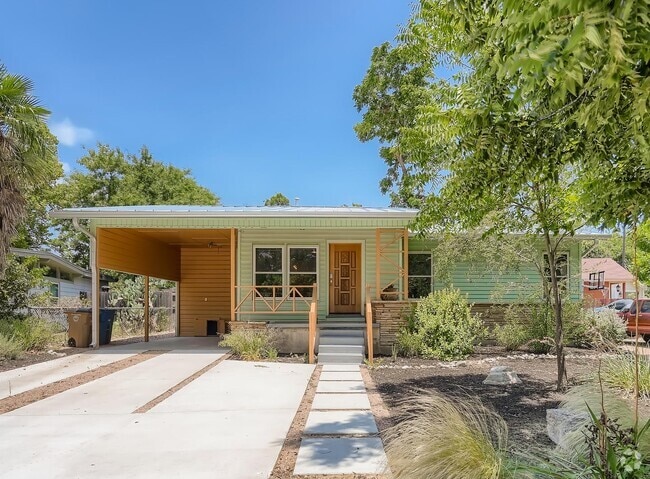 Building Photo - Updated Highland home with mid-century charm