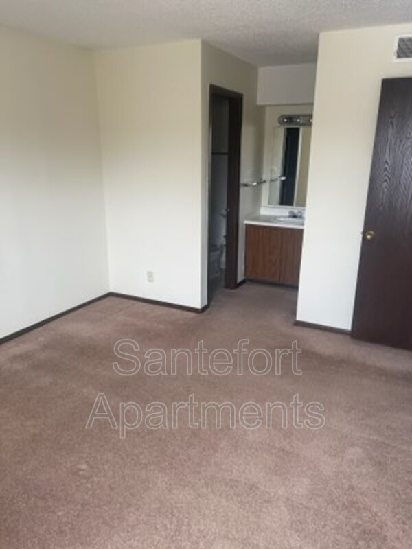 Building Photo - 5806 Haymeadow Ln
