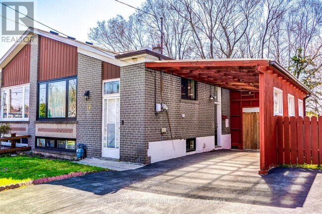 Building Photo - 17 Avis Crescent