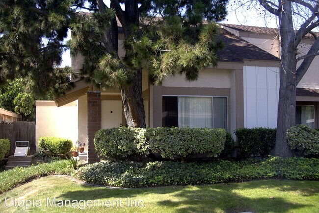 Building Photo - 2 br, 1.5 bath House - 10831 Carbet Place