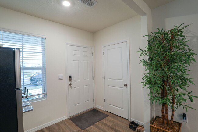 Foto del edificio - 5242 Scrub Mint Ln