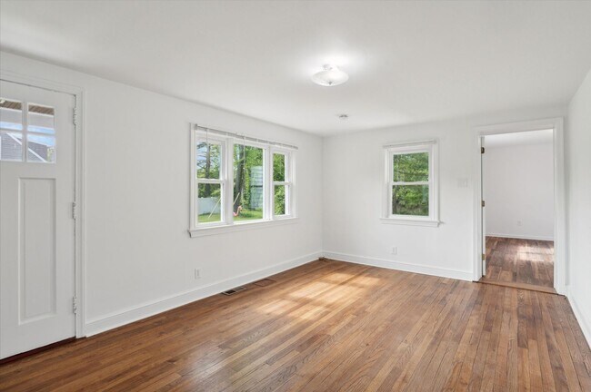 Building Photo - Lovely 3BD/2BA Home in Coatesville!
