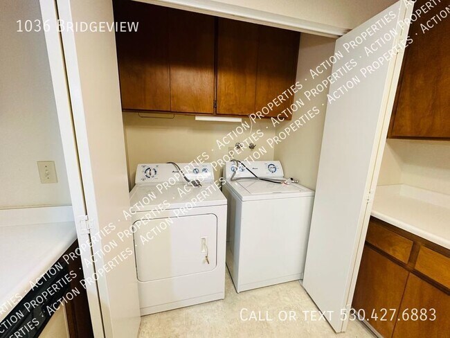 Building Photo - Clean 2 Bedroom Home on a Spacious Lot wit...