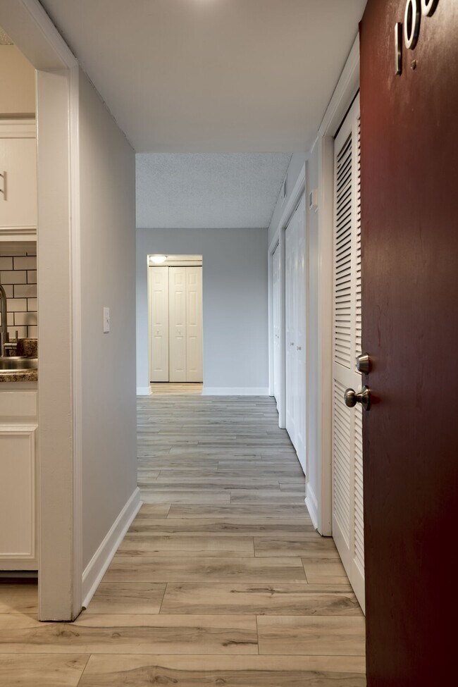 Foto del edificio - 515 Basswood Ave