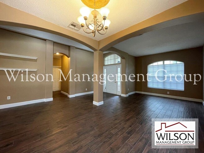 Building Photo - 3 br, 2.5 bath House - 400 Suncrest Court