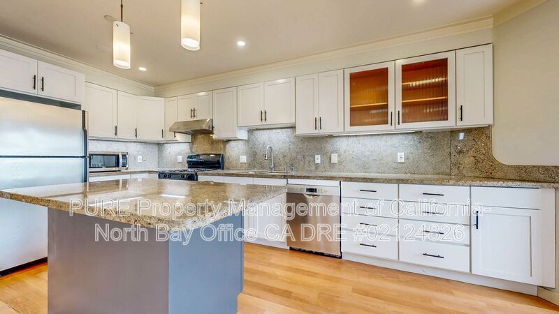 Foto principal - 3051 San Bruno Ave