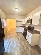 Building Photo - 14 Ruby St