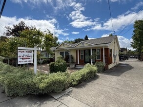 Building Photo - 220 Payran St
