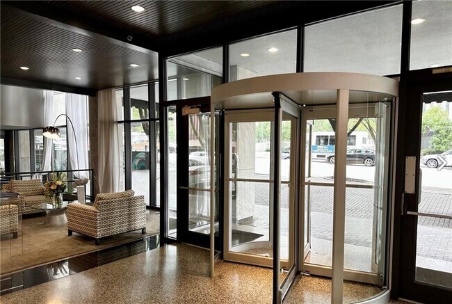 Foto del edificio - 620 Peachtree St NE