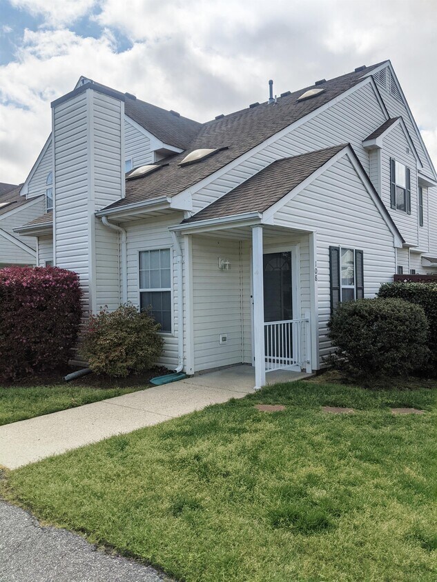 Primary Photo - 108 Andover Ct