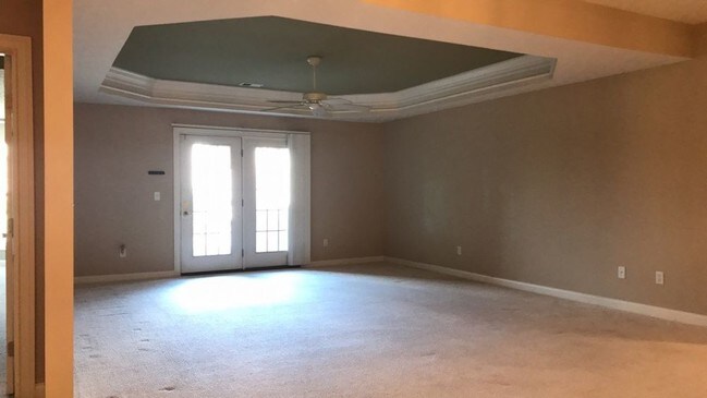 Building Photo - 8002 Pinnacle Point Dr