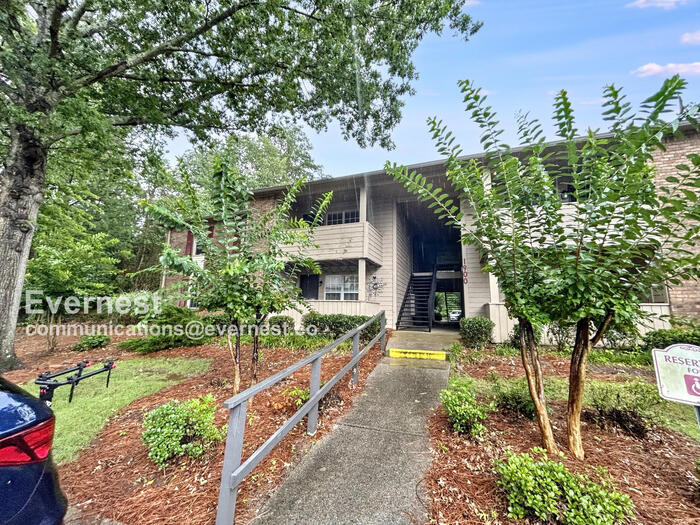 Foto principal - 1906 Patton Creek Ln