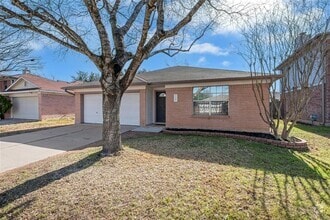 Building Photo - 1105 Hughmont Dr