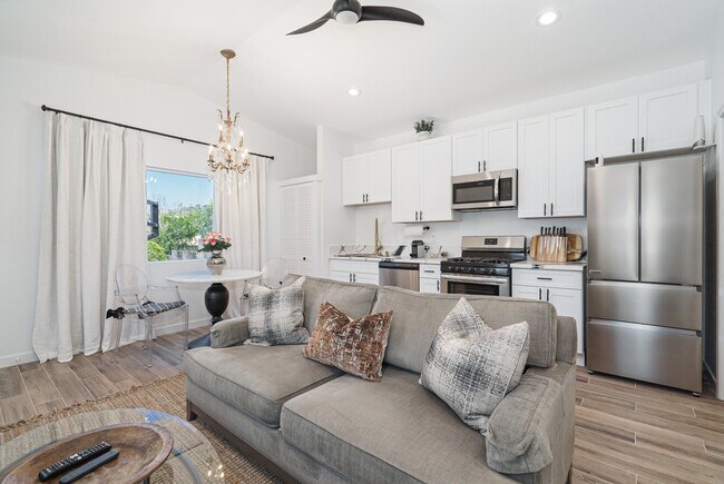 Building Photo - 9932 Sierra Madre Rd