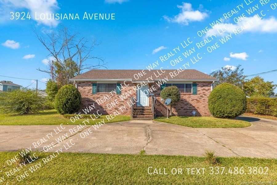 Primary Photo - Wonderful Brick Home!