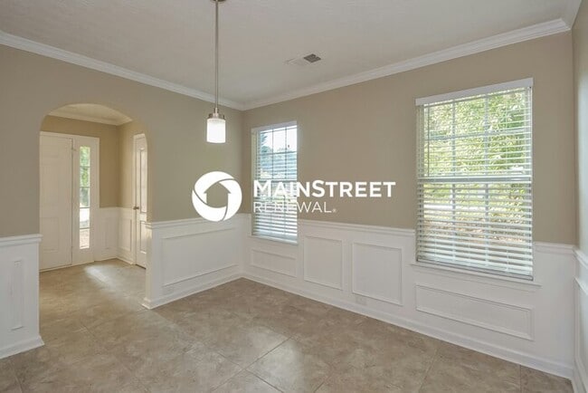 Building Photo - 4 Bedroom Pet-Friendly Home in Jonesboro, GA with Main Street Renewal