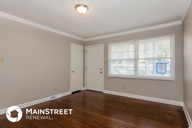 Foto del edificio - 8711 Farmwood Ct