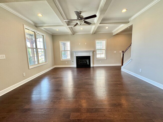 Foto del edificio - 4 Bedroom, 2.5 Bath Home w/ Fenced Backyar...