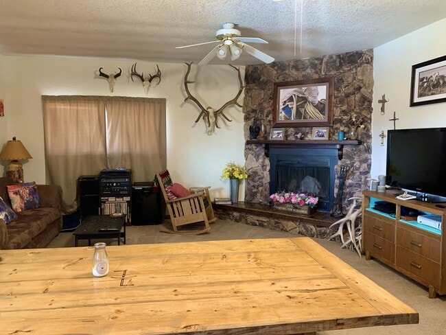 Foto del edificio - 2111 Scherer Ave