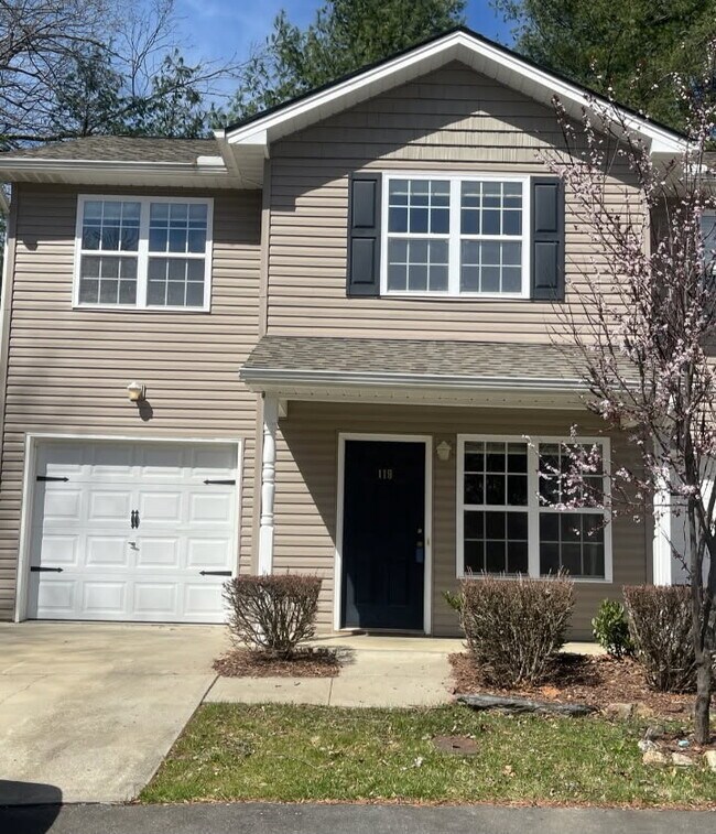 Building Photo - 119 Creekside Dr