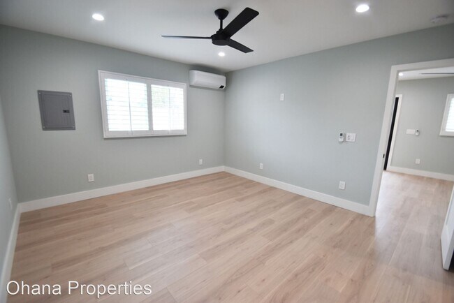 Building Photo - 1 br, 1 bath House - 700 N Hampton  Unit B