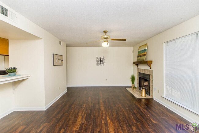 Building Photo - 212 Antrim Dr