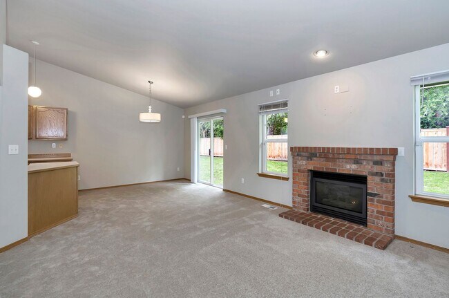 Building Photo - Spacious 4-Bedroom Home on a Tranquil Cul-de-Sac in Puyallup