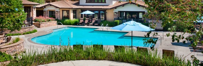 Piscina y terraza - The Overlook at Rancho Belago