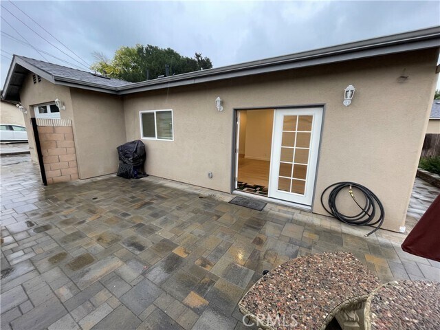 Foto del edificio - 215 E 2nd St