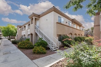 Building Photo - 3400 Cabana Dr