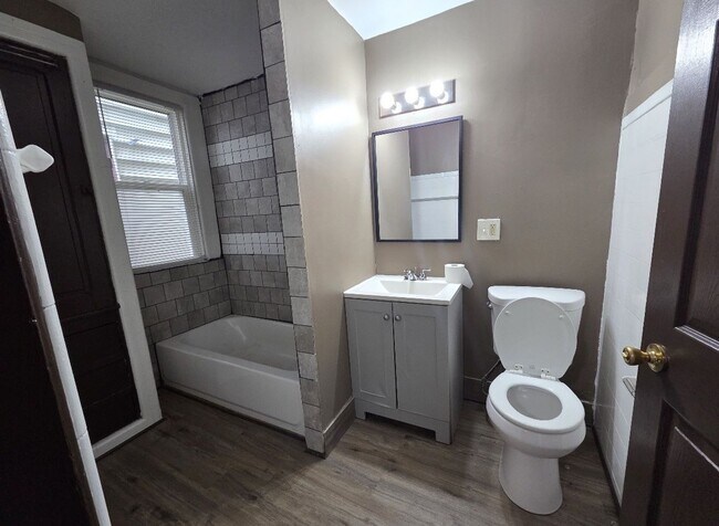 Foto del edificio - 3156-3158-3158 N 1st St