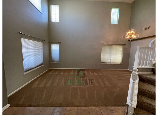 Foto del edificio - Price Drop!! North Stockton Home is Move i...