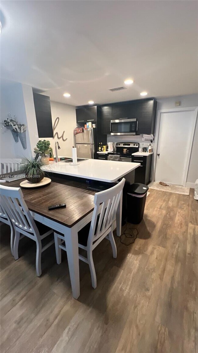 Foto del edificio - 1436 Barcelona Way