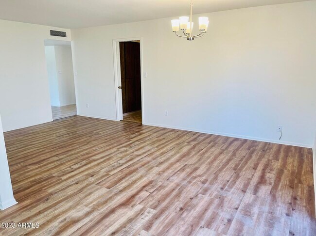 Building Photo - 5141 E Blanche Dr