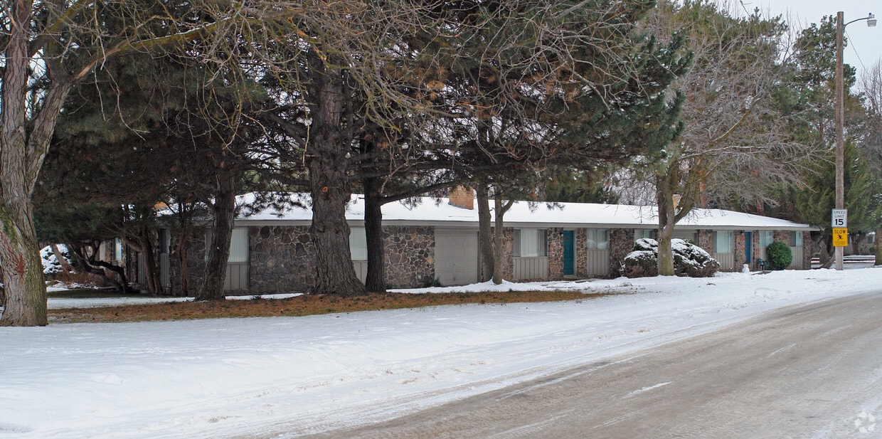 Primary Photo - Magnolia Apartments