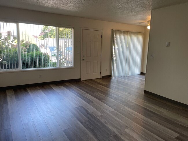 Building Photo - S815 - Star Apartments