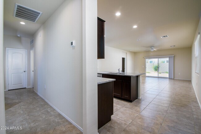 Building Photo - 35445 W San Alvarez Ave