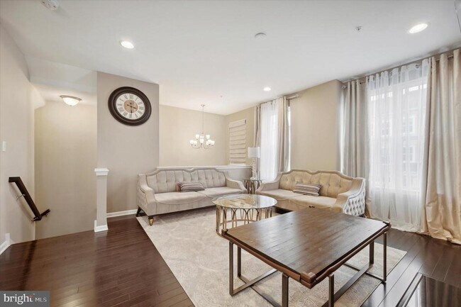 Building Photo - 2212 Evin Dr