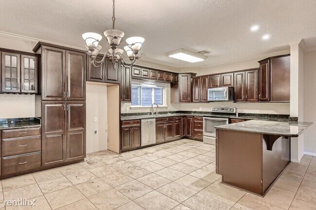 Foto del edificio - 4 br, 3 bath House - 6 Lancelot Ln UNIT