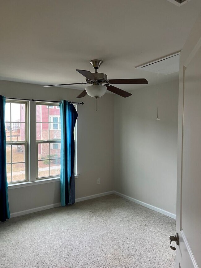 Building Photo - 3027 Potomac River Pky