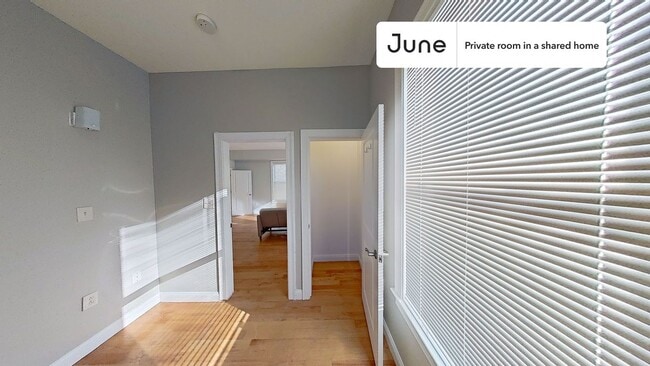 Building Photo - Room in Shared 3 bed/1 bath home