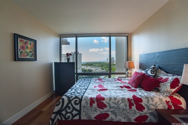 Building Photo - 1551 Ala Wai Blvd