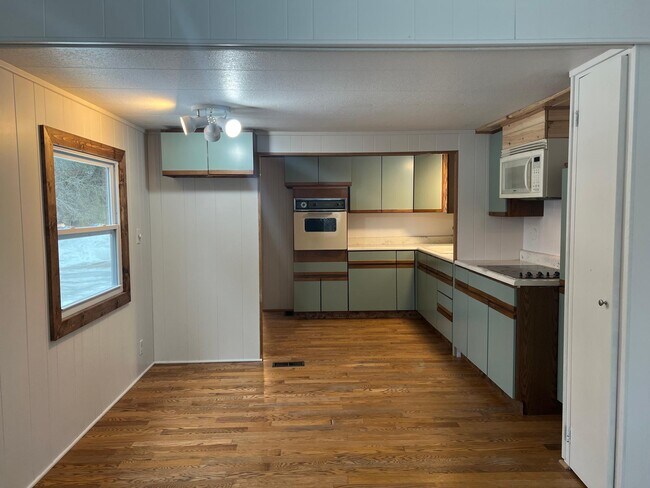 Building Photo - 6171 Alba Rd