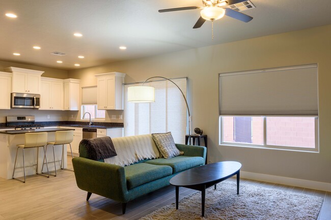 Building Photo - 664 S Malorie Way
