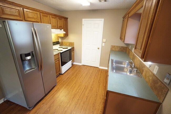 Foto del edificio - 1172 S Pepper Tree Ln