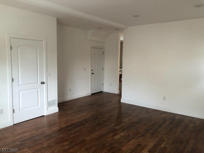 Foto del edificio - 1224 E Henry St