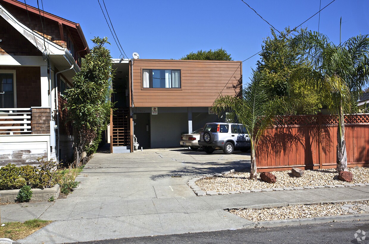 Building Photo - 1615 Parker St