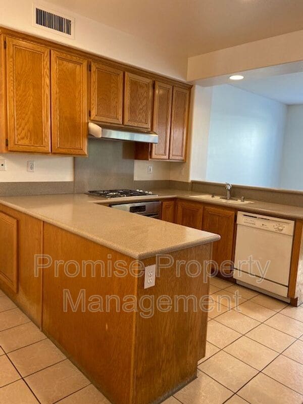 Building Photo - 15201 Matisse Cir